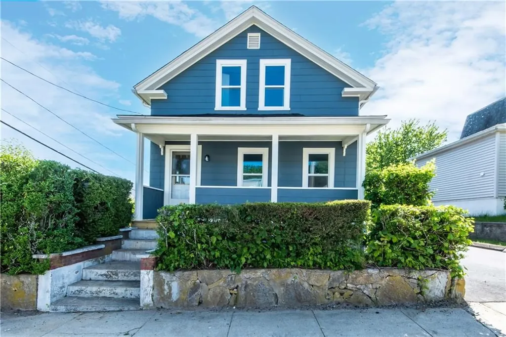 87 Read Avenue Coventry RI 02816