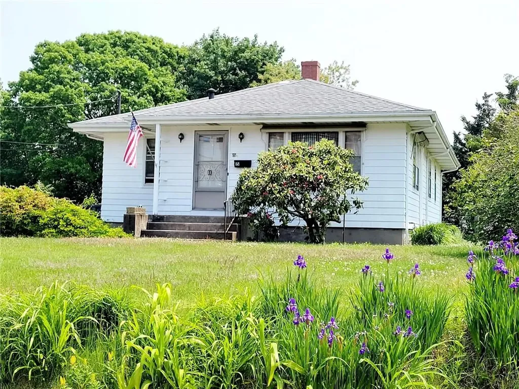 15 Bellevue Avenue Westerly RI 02891