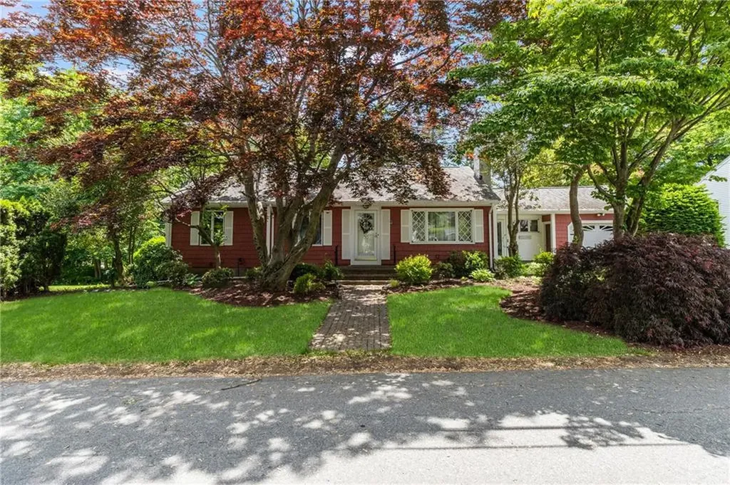20 Scarborough Road Cumberland RI 02864
