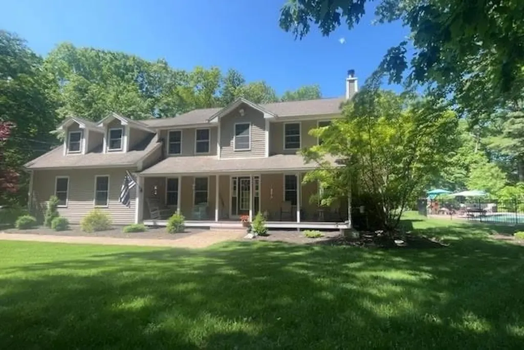 238 Mountaindale Road Smithfield RI 02917