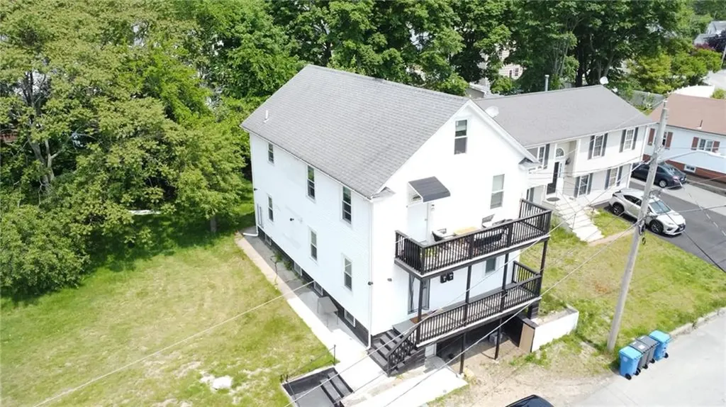 113 Carlton Street Cranston RI 02910