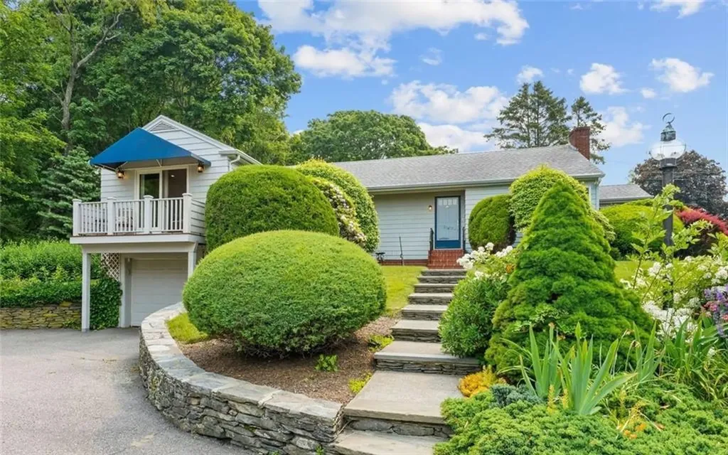 161 Harbor Road Swansea MA 02777