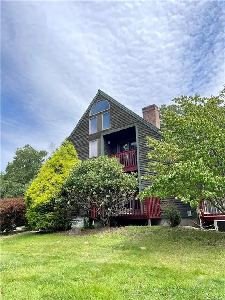 25 Clark Road Smithfield RI 02917