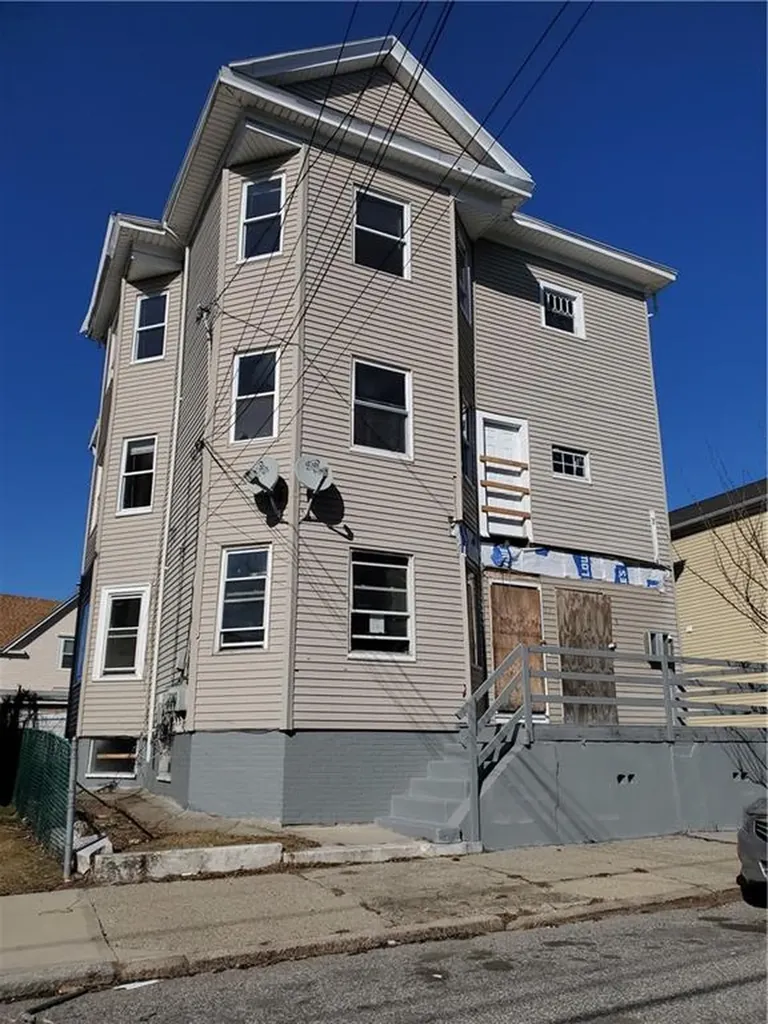 113 Colfax Street Providence RI 02905