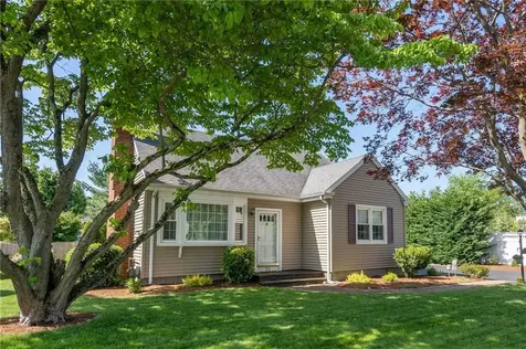 25 Arrowhead Avenue East Providence RI 02915