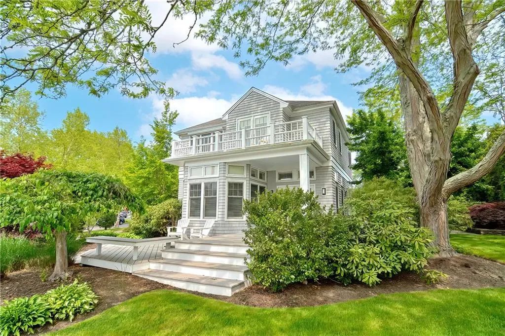 34 Tobin Lane Bristol RI 02809