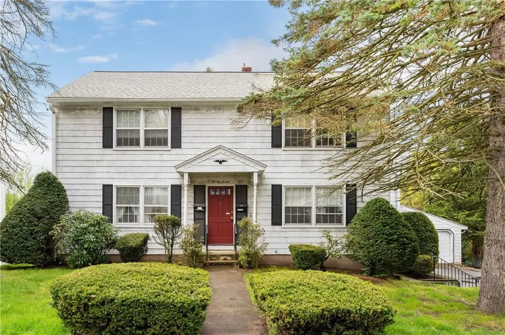 27 Ella Avenue Woonsocket RI 02895