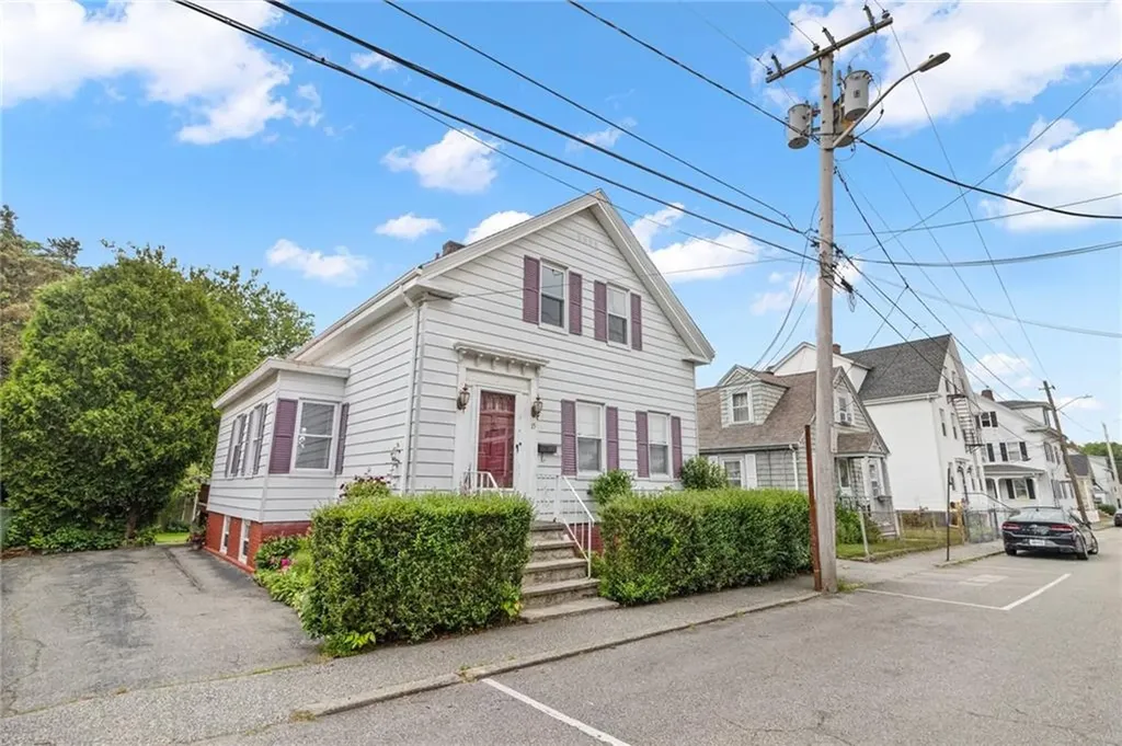15 Monroe Avenue Bristol RI 02809