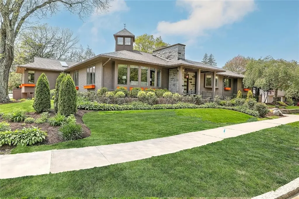642 Blackstone Boulevard Providence RI 02906