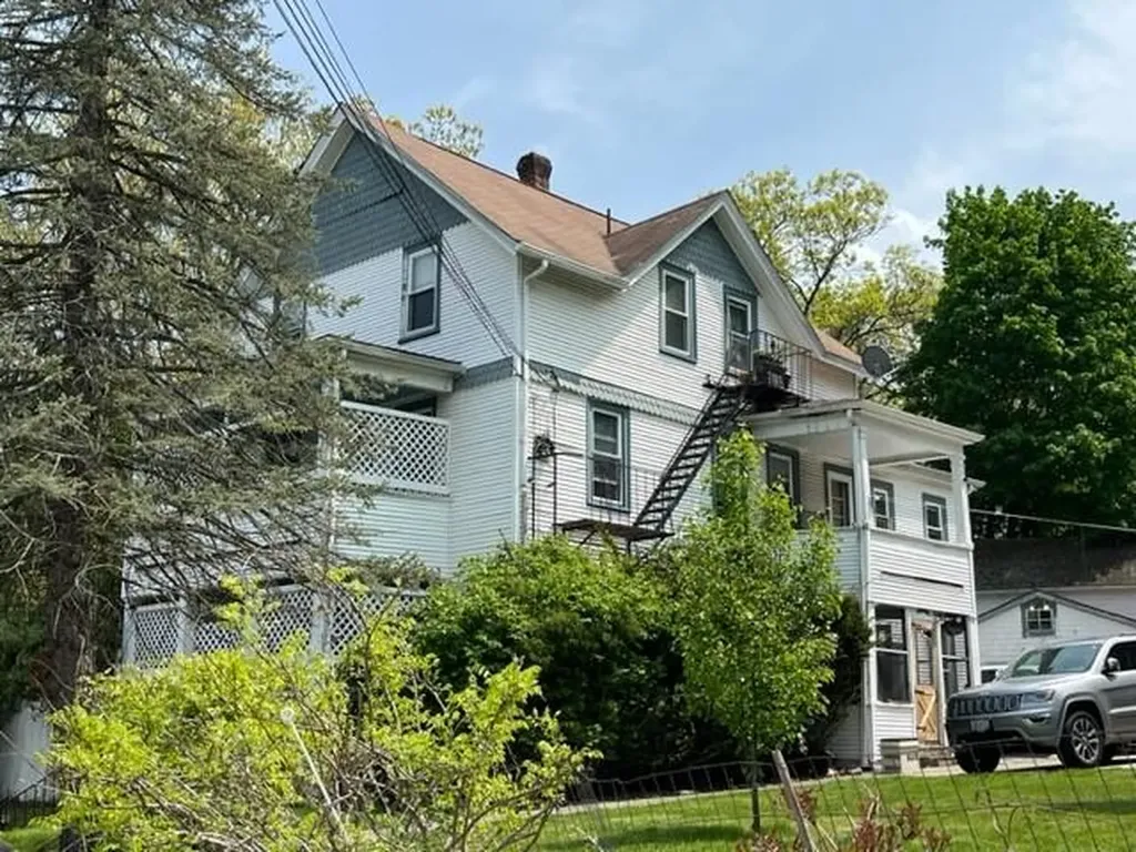 907 Bernon Street Woonsocket RI 02895