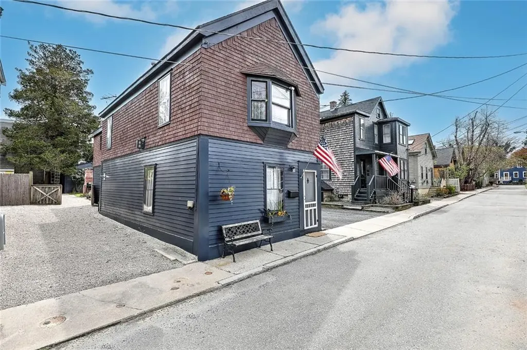 2 Sunshine Court Newport RI 02840
