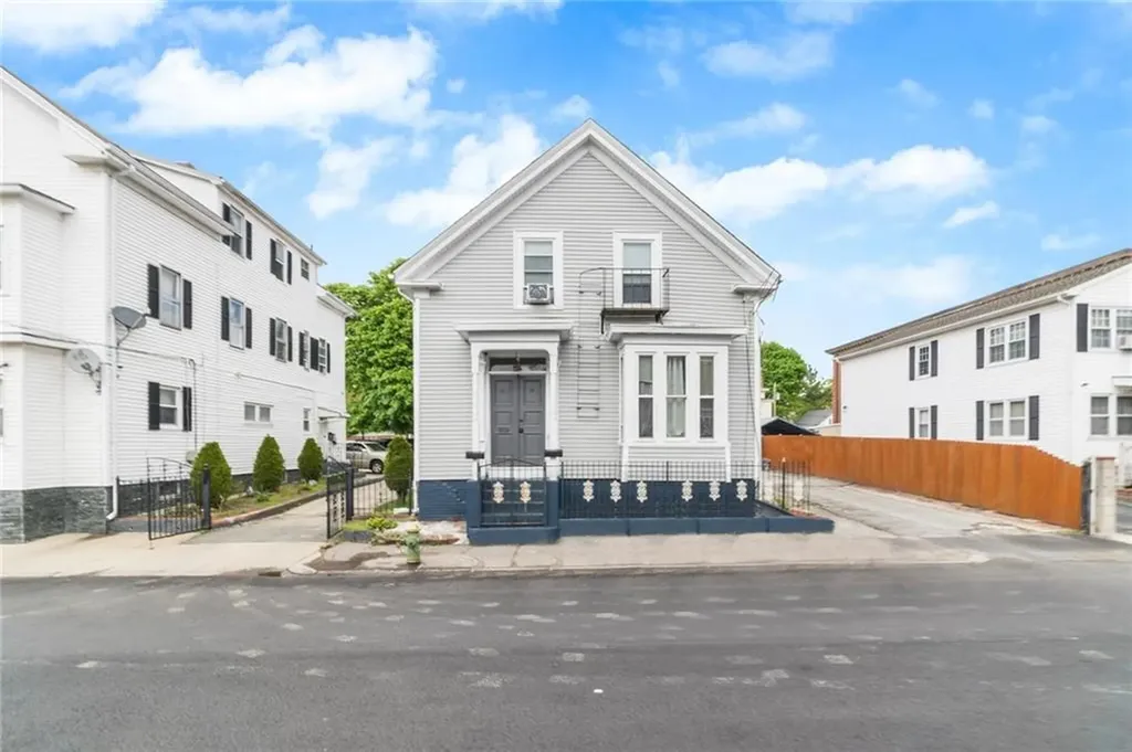 14 Rye Street Providence RI 02909