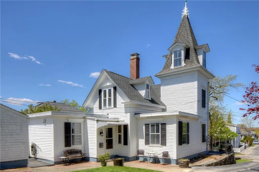 132 Bay View Avenue Bristol RI 02809