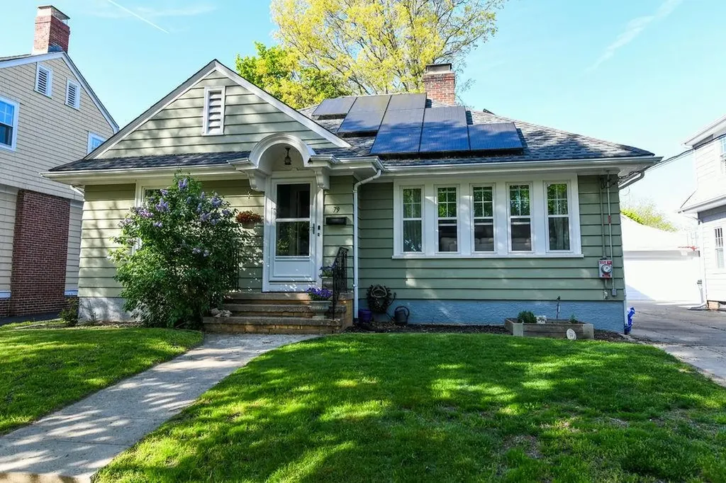 79 Ravenswood Avenue Providence RI 02908