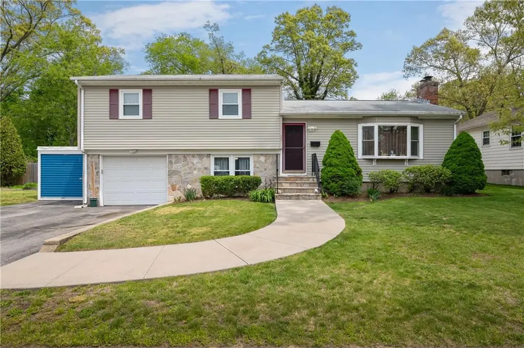 32 Damon Avenue Warwick RI 02889