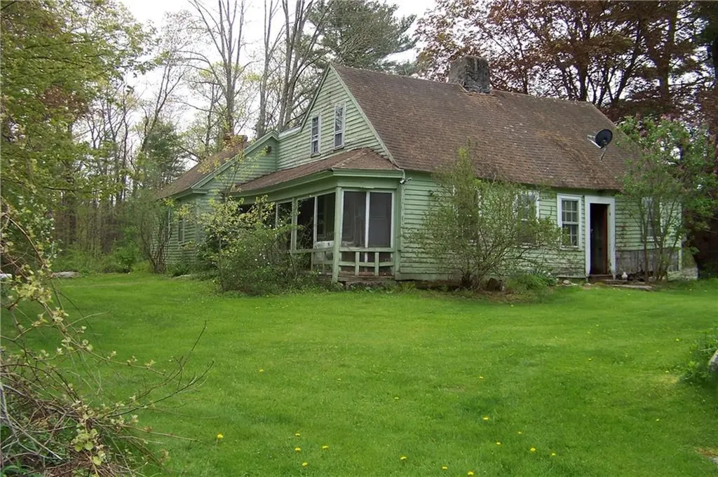 6 Cucumber Hill Road Foster RI 02825