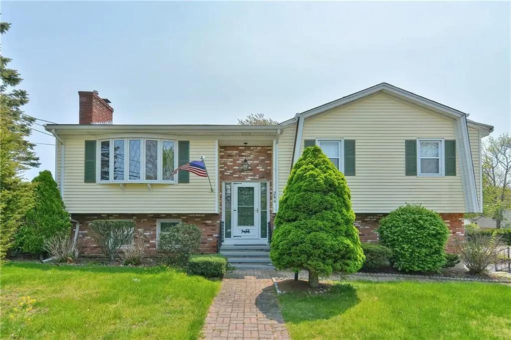 286 Chestnut Street Bristol RI 02809