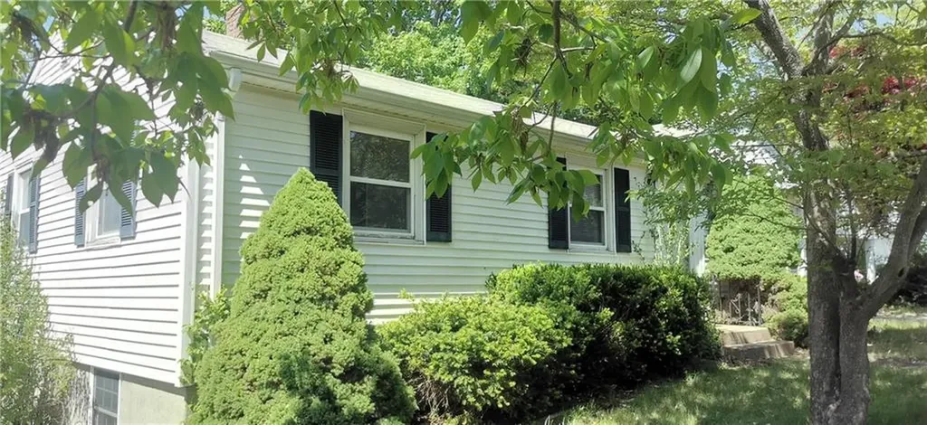 132 Country Drive West Warwick RI 02893