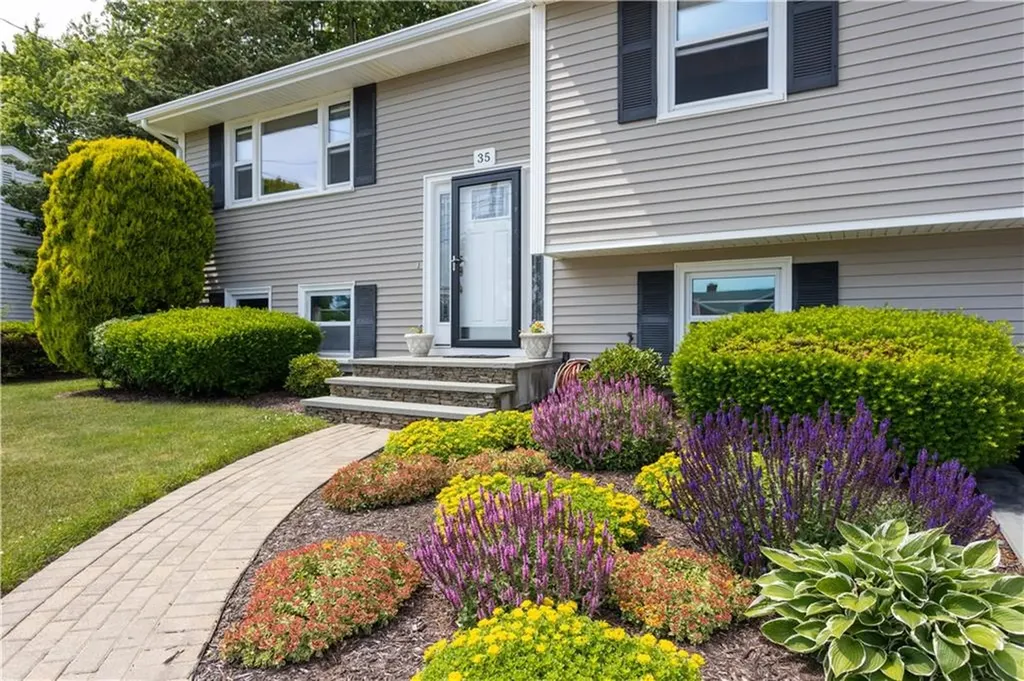 35 Namquid Drive Middletown RI 02842