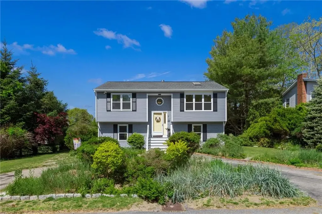 8 Tupelo Trail Narragansett RI 02882