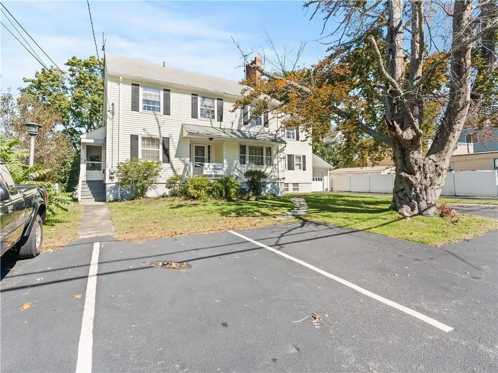 15 Bay Spring Avenue Barrington RI 02806