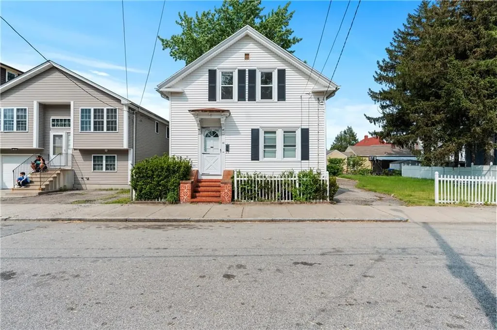 66 Simmons Street Providence RI 02909