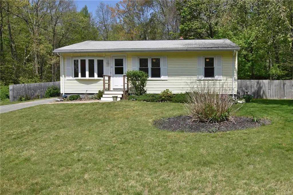 13 Westwood Drive Cumberland RI 02864