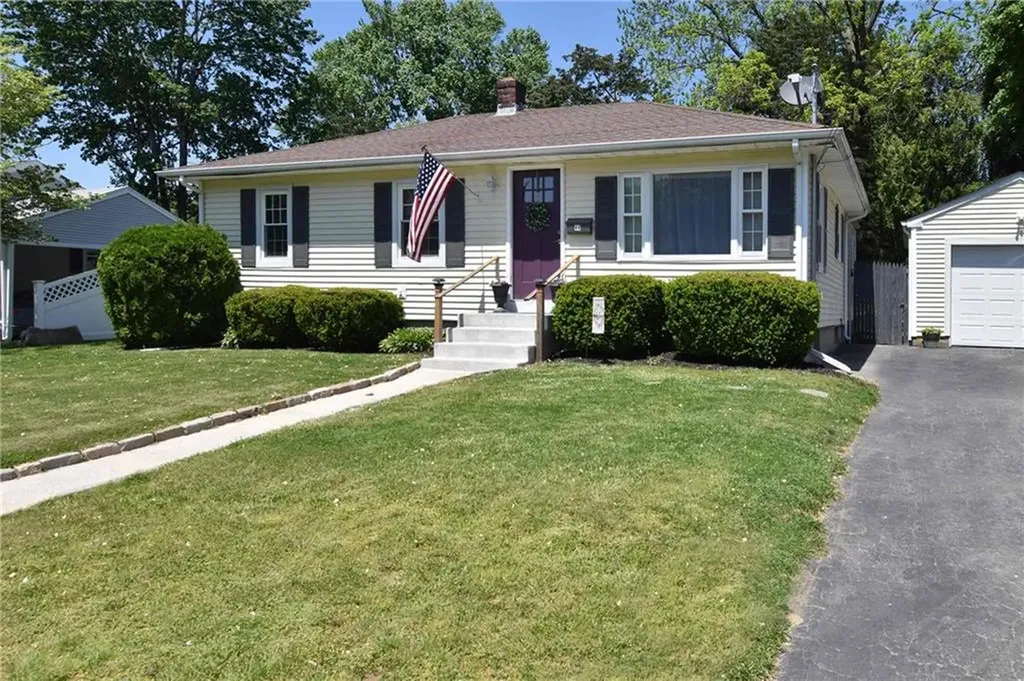 44 Sophia Drive Warwick RI 02886