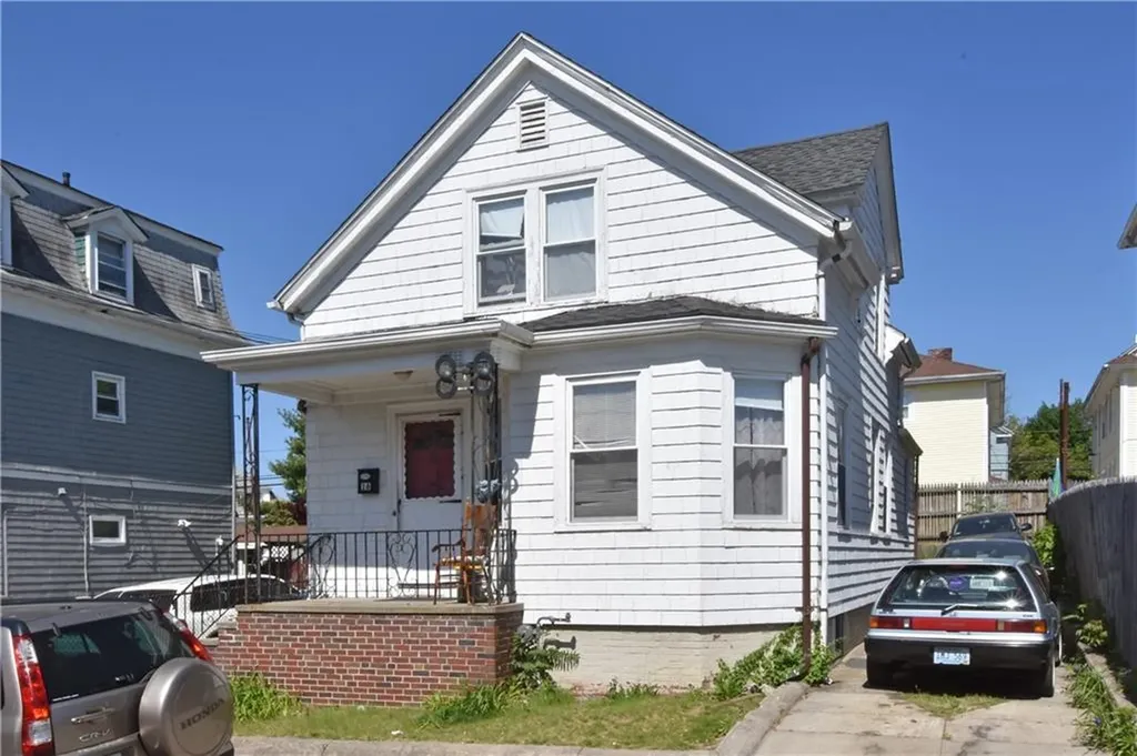 16 Flora Street Providence RI 02904