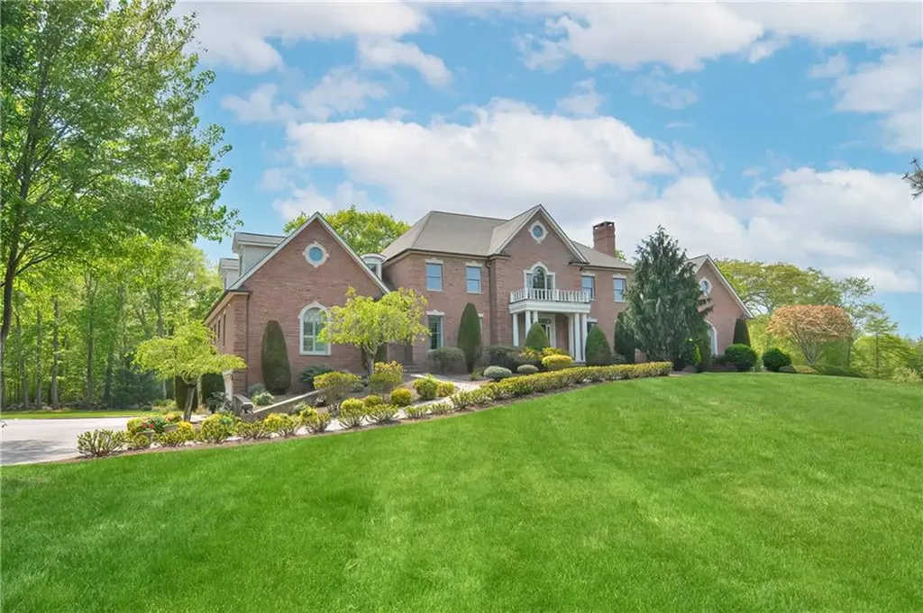 581 Pippin Orchard Road Cranston RI 02921