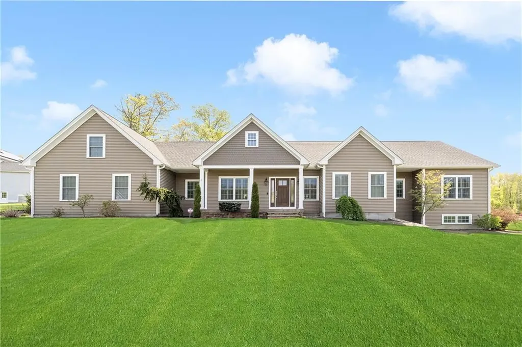 14 Lincoln Meadows Drive Lincoln RI 02865