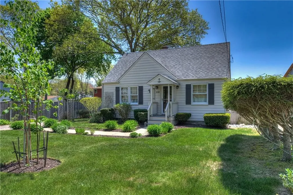 112 Pettaquamscutt Lake Road Narragansett RI 02874