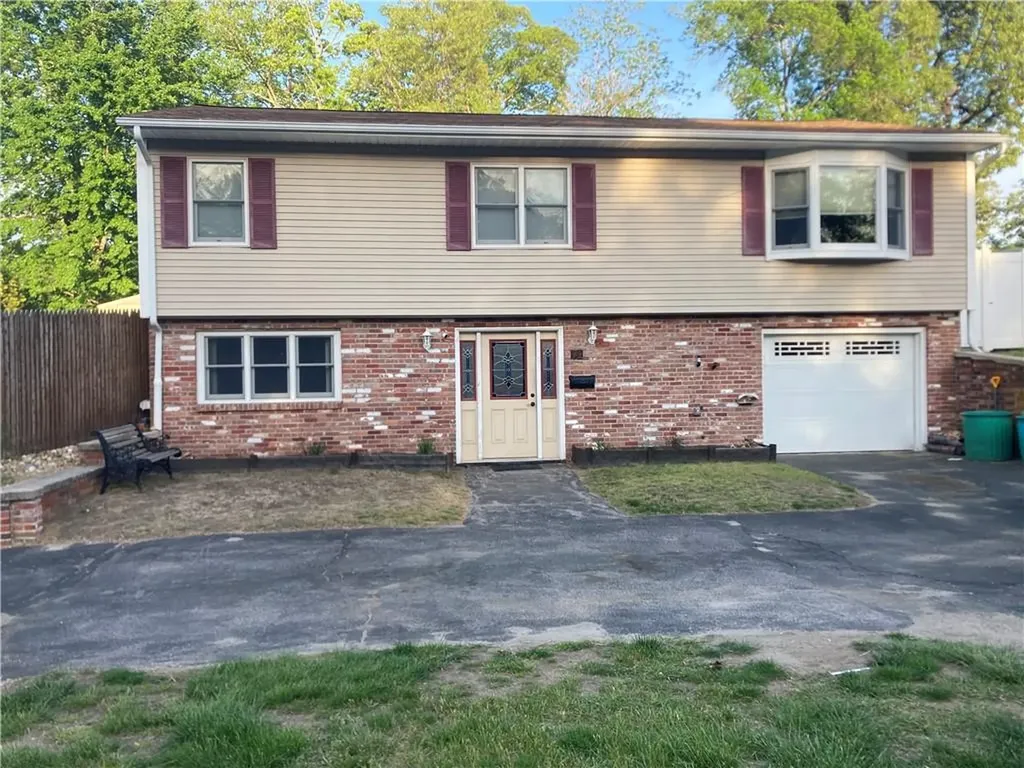 71 Glendale Drive West Warwick RI 02893
