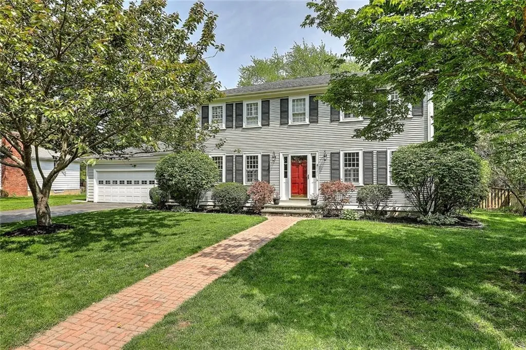 8 Meadowbrook Drive Barrington RI 02806