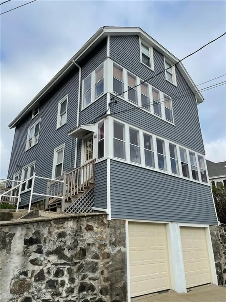 160 Morton Avenue Woonsocket RI 02895