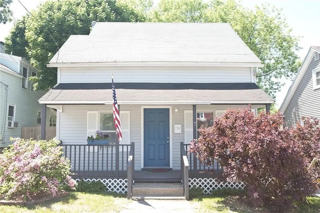 7 Oniska Street Warwick RI 02889
