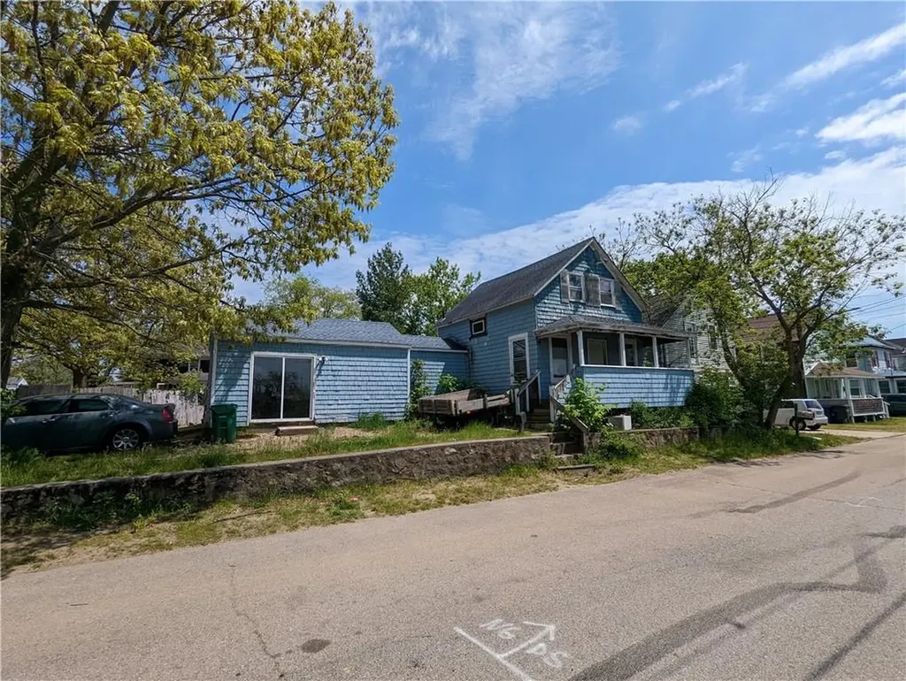 56 Powhatan Street Warwick RI 02889