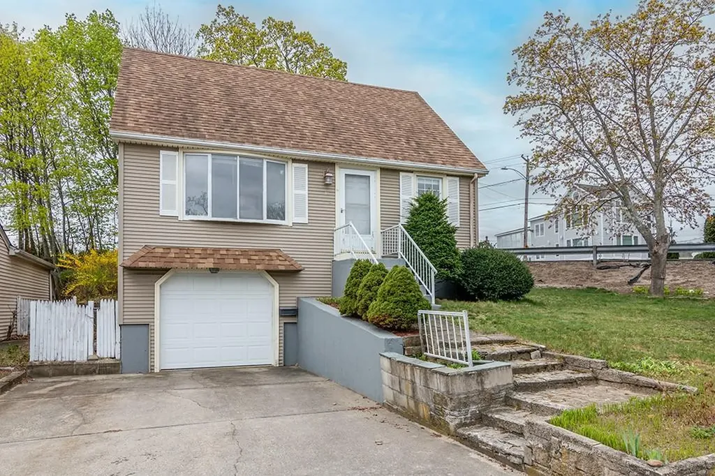 86 B Street Cranston RI 02920