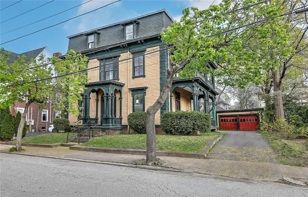 613 Angell Street Providence RI 02906