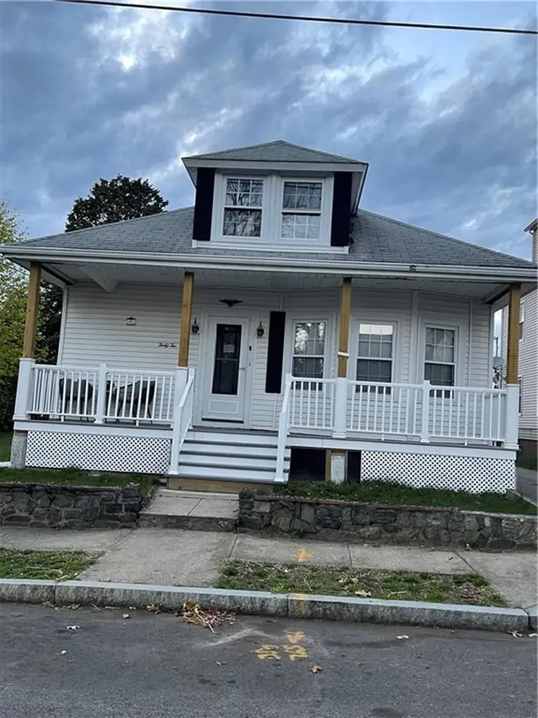 42 Fenwood Avenue Pawtucket RI 02860