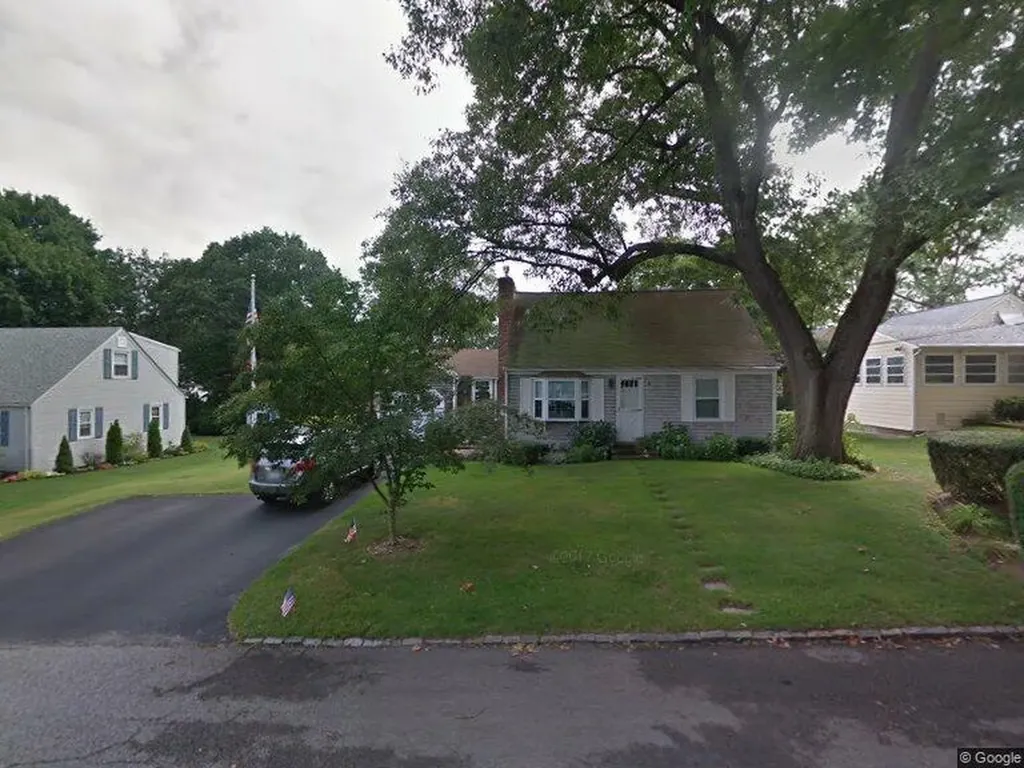 26 Chapel Street Warwick RI 02886
