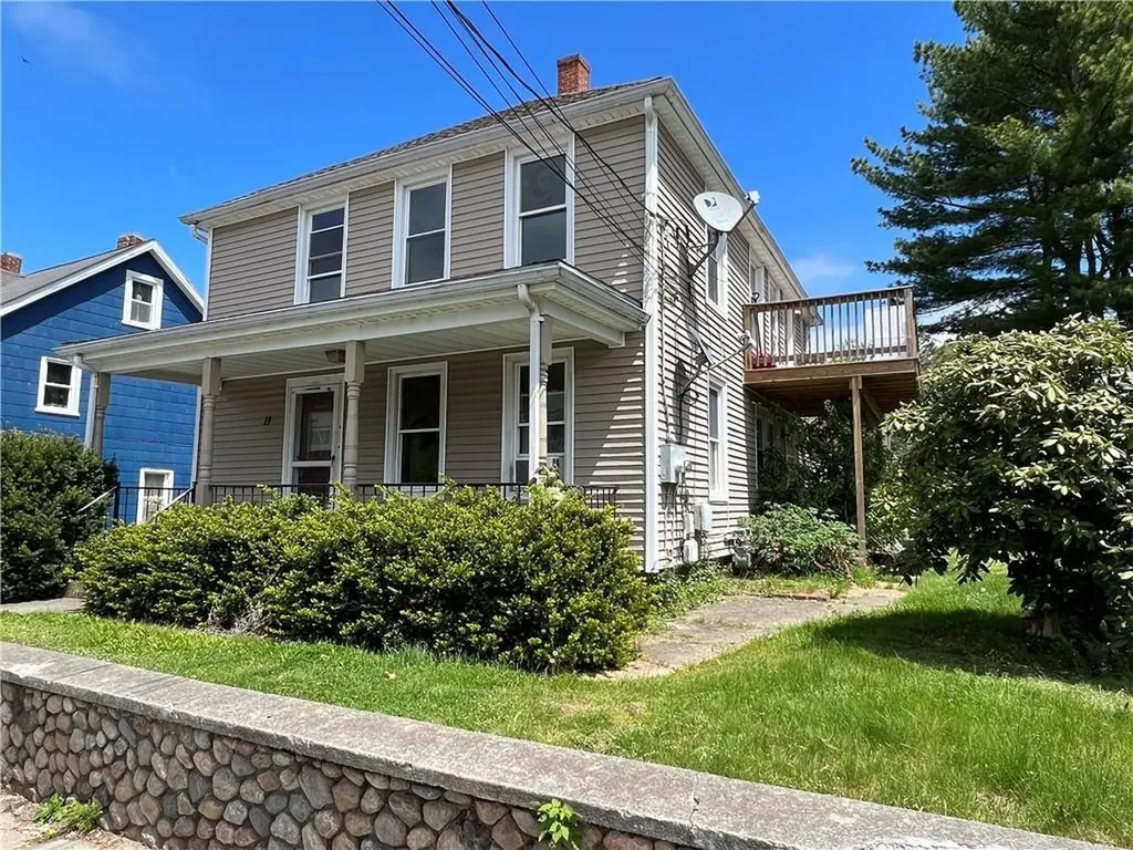 11 Pond Street Westerly RI 02891