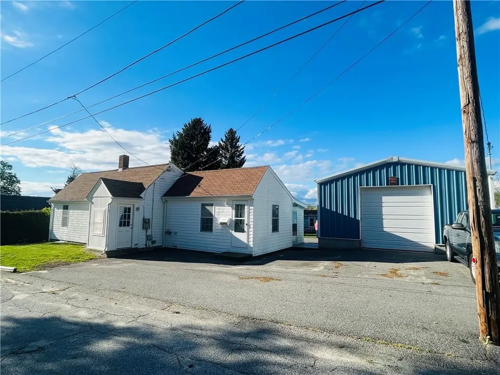 52 Chace Avenue Tiverton RI 02878