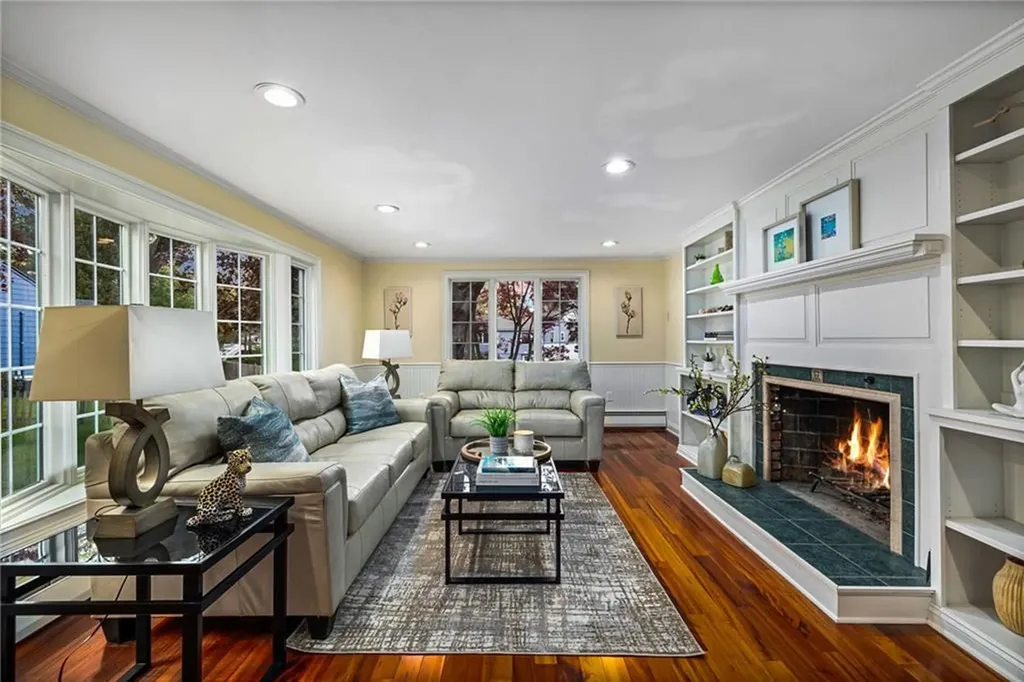 2 Huckleberry Court Warwick RI 02888