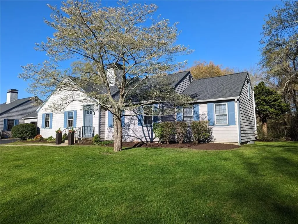 16 Hamilton Gate Court North Kingstown RI 02852