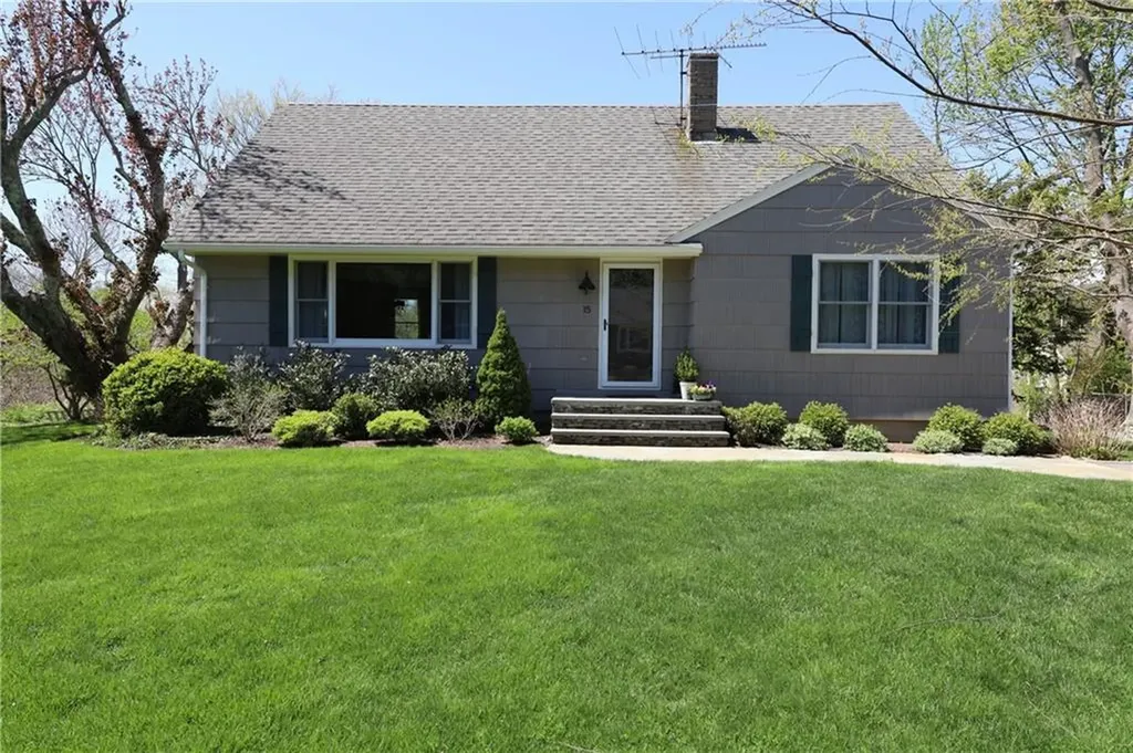 15 Vesper Lane Portsmouth RI 02871