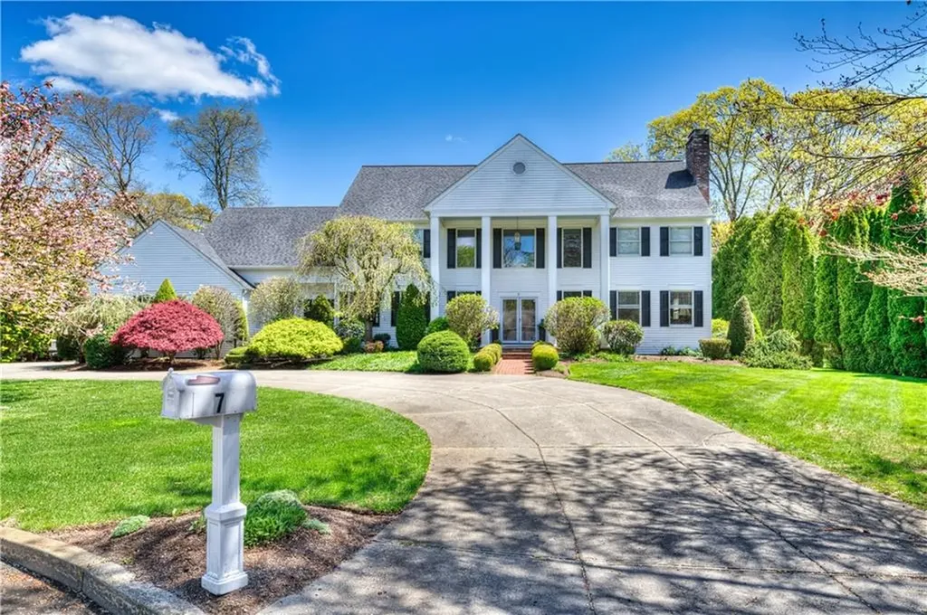7 St. Andrews Way Barrington RI 02806