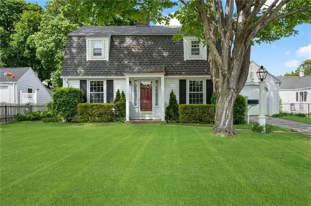 225 Greenwood Avenue Warwick RI 02886