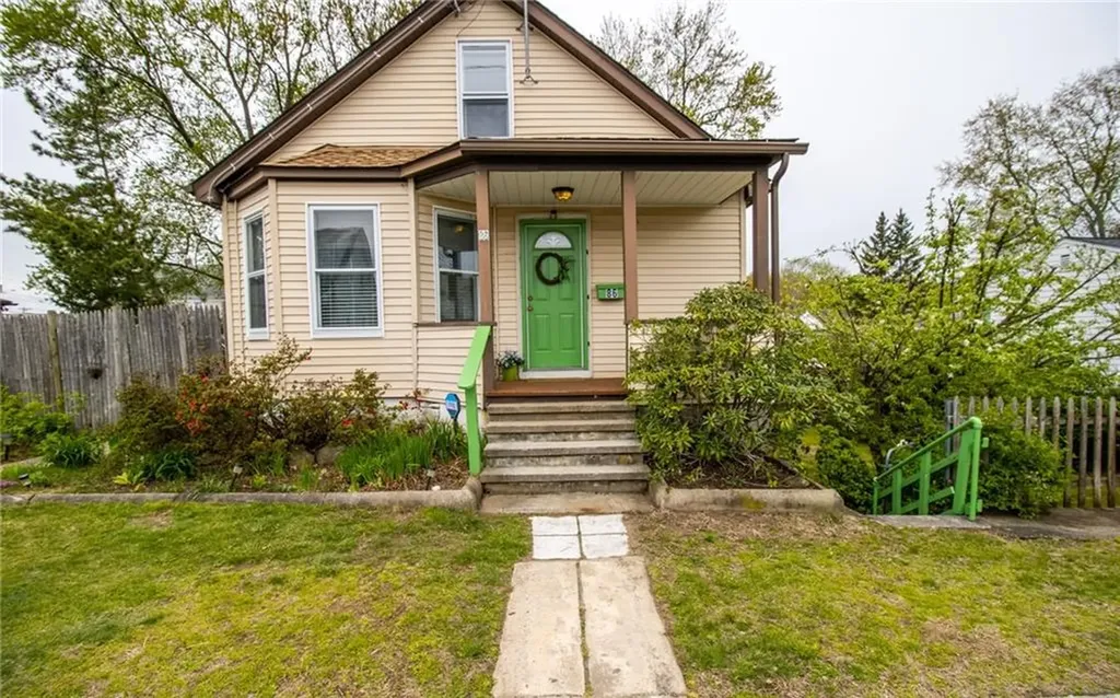 86 Cleveland Street North Providence RI 02904