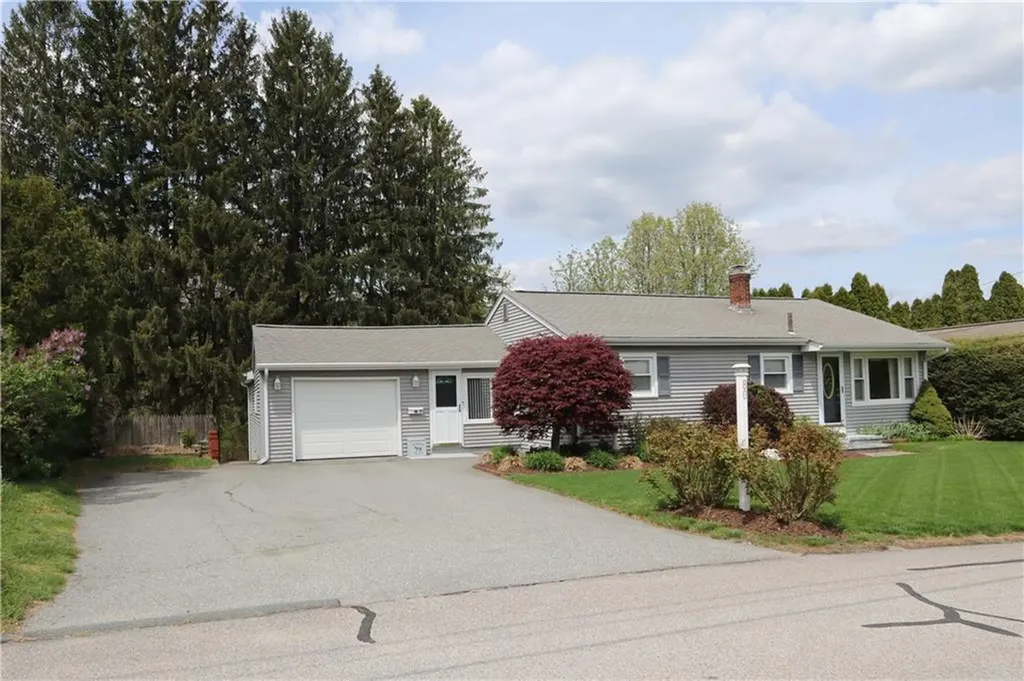 80 Glendale Drive West Warwick RI 02893